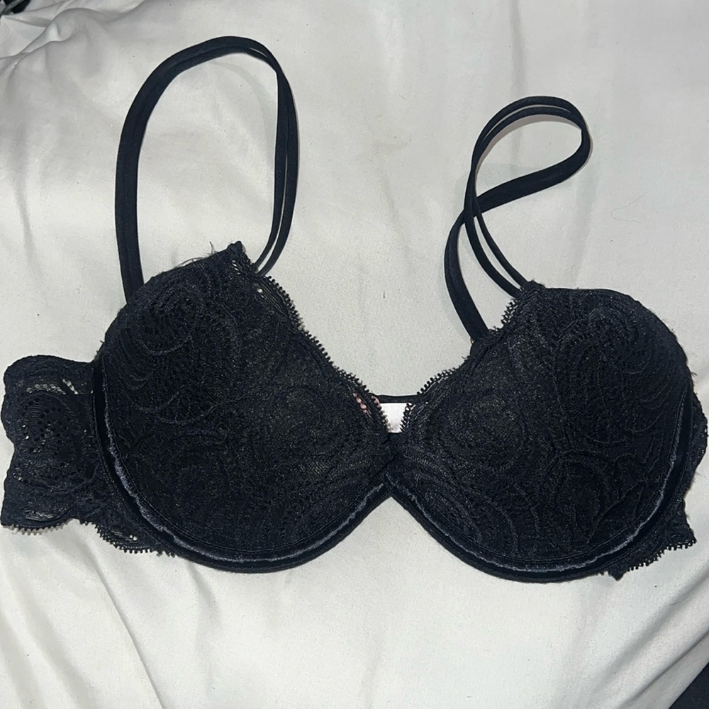 Very sexy Victoria’s Secret push-up bra size 34A  black